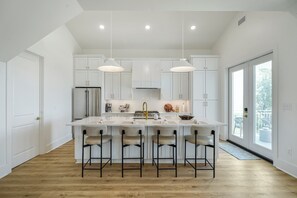 Private kitchen - Beachfront Oasis - Private Pool + High End Finishes (Pass Christian)