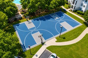 Sport court - Spacious Austin 3BR Home · Workspace · Sleeps 12 · 10min to UT (Austin)
