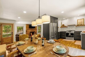 Dining - Relaxing Riverside Oasis: Hot Tub, Sauna, Fire Pit, by Forest & Peak Retreats (Cascade-Chipita Park)