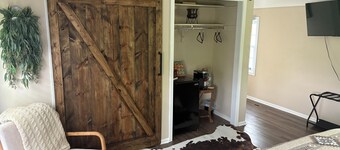 Cowboy Suite - Michael Lynn Winery and Brewing Company