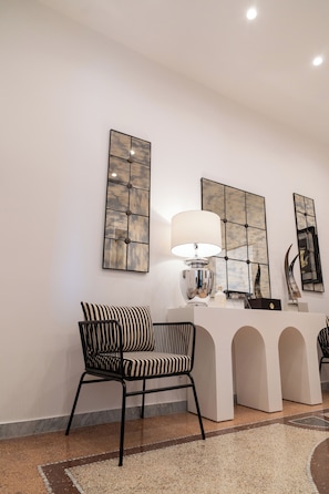 Interior detail - La Corte di Partenope Suites (Naples)