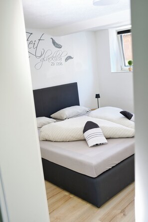 2 chambres, fer et planche à repasser, Wi-Fi gratuit, draps fournis