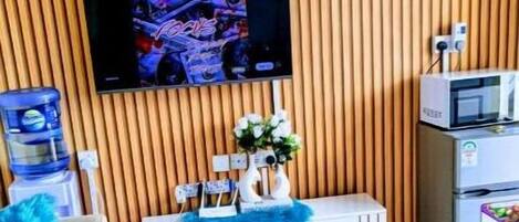 テレビ、書斎 / ワークスペース