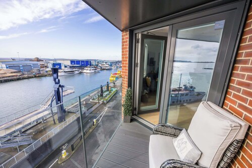Dolce Vita - Duplex Apartment with Harbour Views