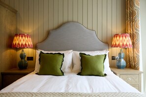 4 عدّة غرف نوم وبديكورات فريدة لكل غرفة وطراز فريد لكل وحدة