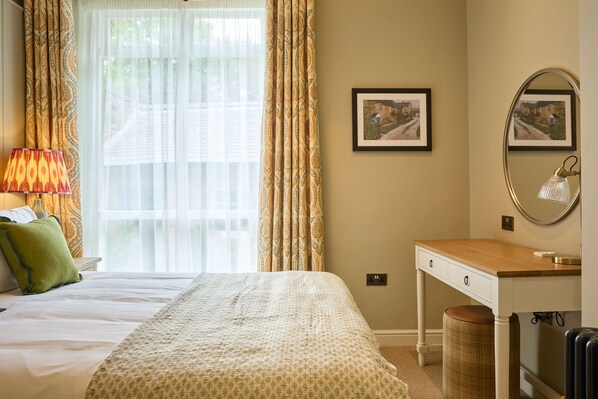 4 bedrooms, individually decorated, individually furnished, free WiFi - Gardeners Cottage (Matlock)