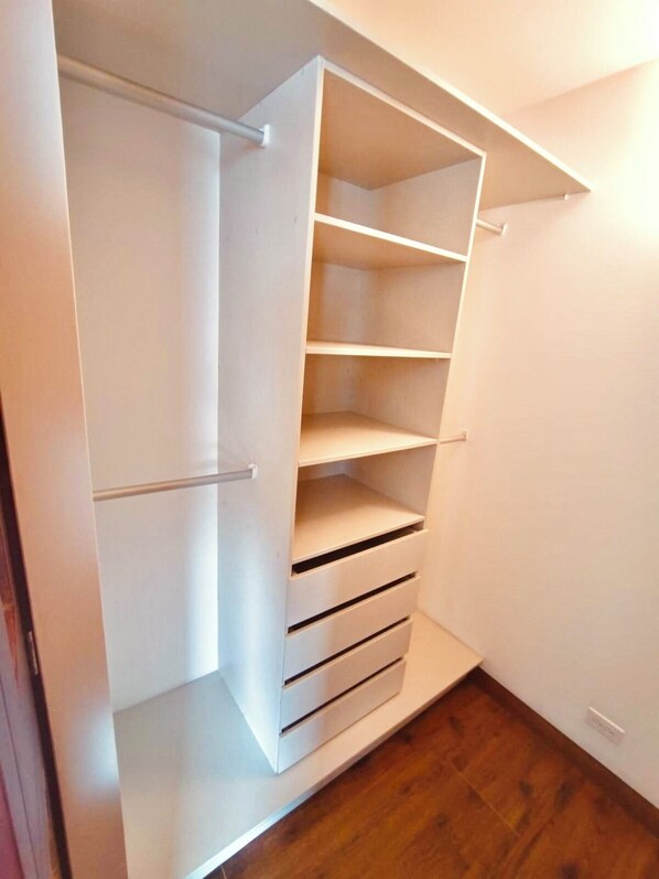 Interior - Modern & Cozy Suite by Quicentro Shopping w/ parking and laundry, (Quito)