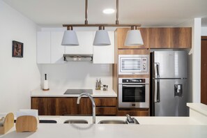 Fridge, microwave, oven, stovetop