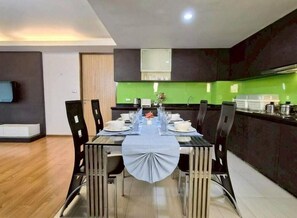 Dining - Golden Pearl Hotel (Bangkok)