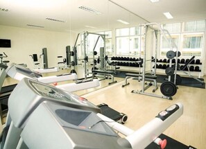Fitness facility - Golden Pearl Hotel (Bangkok)