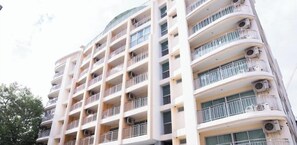 Exterior - Golden Pearl Hotel (Bangkok)