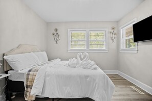 2 soverom, strykejern/-brett, wi-fi (inkludert) og sengetøy