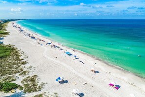 On the beach, beach towels - THE SALTY DOG! Canal front, Boat dock, Private Pool, Dog friendly, Close to AMI. (Bradenton)