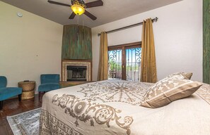 3 bedrooms, WiFi, bed sheets - Desert Oasis w/ private pool, 3-bedroom home with AC & WiFi in Tucson (Tucson)