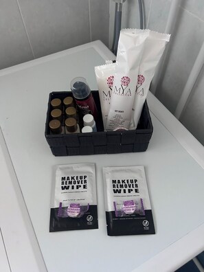 Bathroom amenities