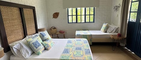 4 bedrooms, iron/ironing board, WiFi, bed sheets