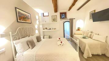 In-room safe, iron/ironing board, free WiFi