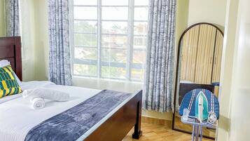 2 bedrooms, iron/ironing board, free WiFi, bed sheets
