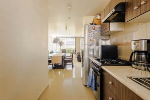 Een microgolfoven, een oven