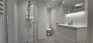 Douche, sèche-cheveux