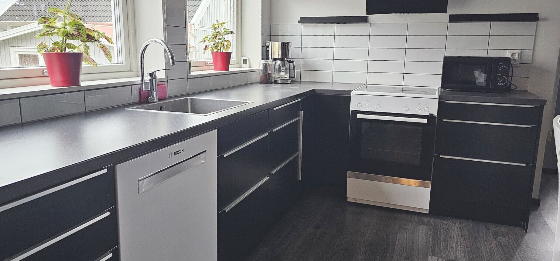 雪櫃、微波爐、焗爐、爐具