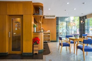 Dining - For You Residence Hotel (Bangkok)