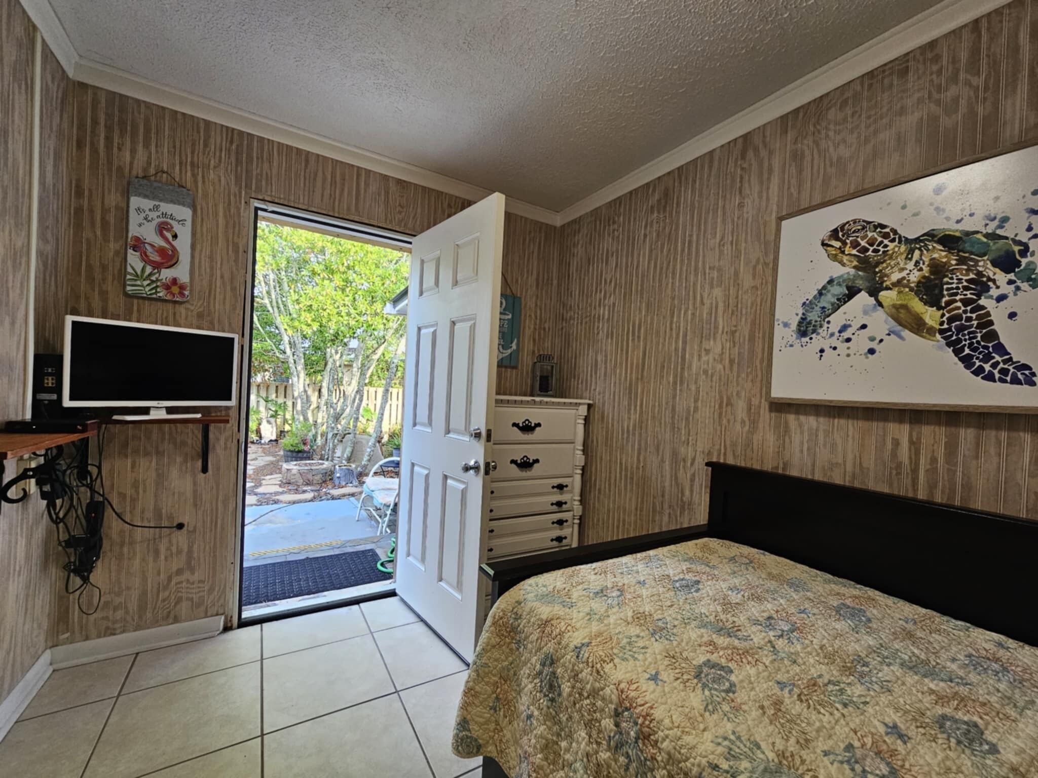 2 多间卧室、免费 WiFi、床单