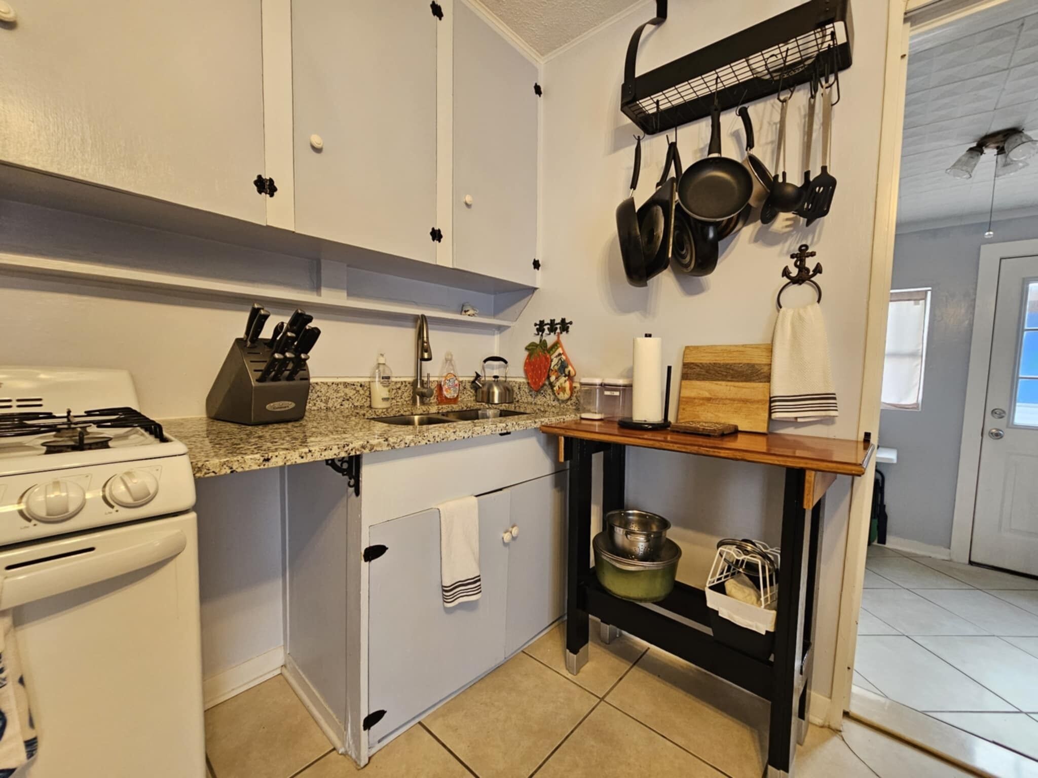 冰箱、微波炉、烤箱、炉灶