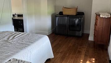 2 bedrooms, WiFi, bed sheets, wheelchair access