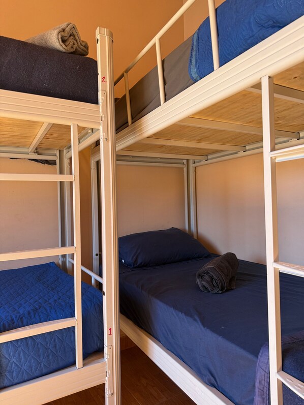 Colchones Select Comfort, tabla de planchar con plancha y wifi gratis 