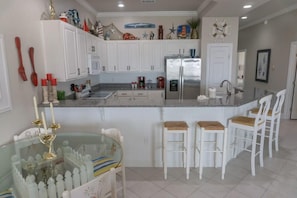 Condo, Multiple Beds (Pavilion Palms 204C) | Private kitchen