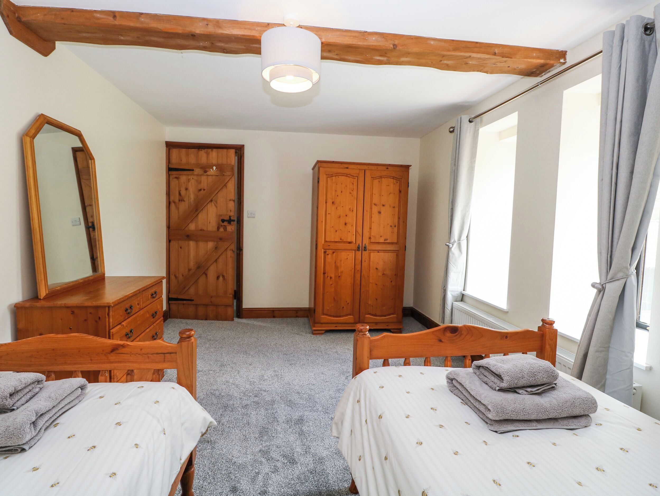 5 phòng ngủ, trang trí khác biệt 