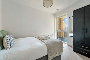 3 bedrooms, iron/ironing board, free WiFi, bed sheets