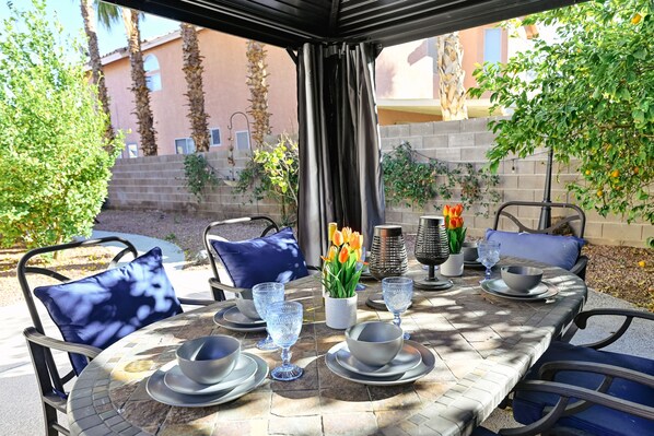 Outdoor dining