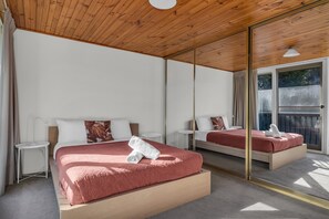 3 bedrooms, Internet - Penguin Mews - Unit 14 - 3 Bedroom (Merimbula)