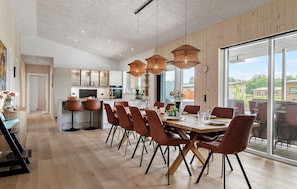 Dining - Nice home in Hadsund with sauna (Hadsund)