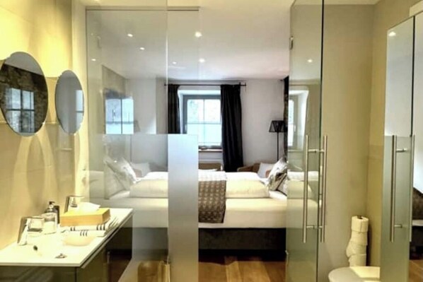 1 habitación, wifi y ropa de cama