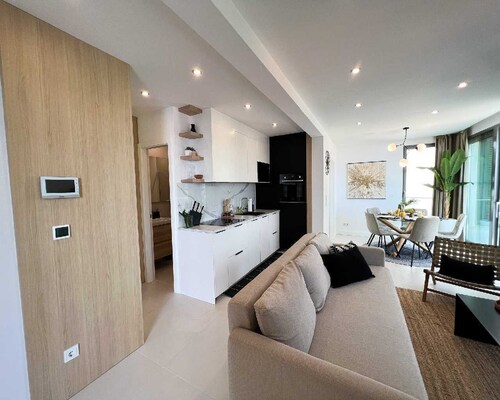 Sea View Apartment Omiš | 2BR & Balcony