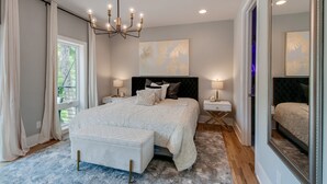 Unclassified image, 4 of 39, button - Luxury 10-Bed Home w/ HUGE Rooftop & Game Room! (Nashville)