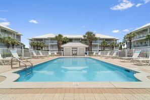 Appart'hôtel, plusieurs lits (Pavilion Palms 205B) | Piscine | Piscine extérieure