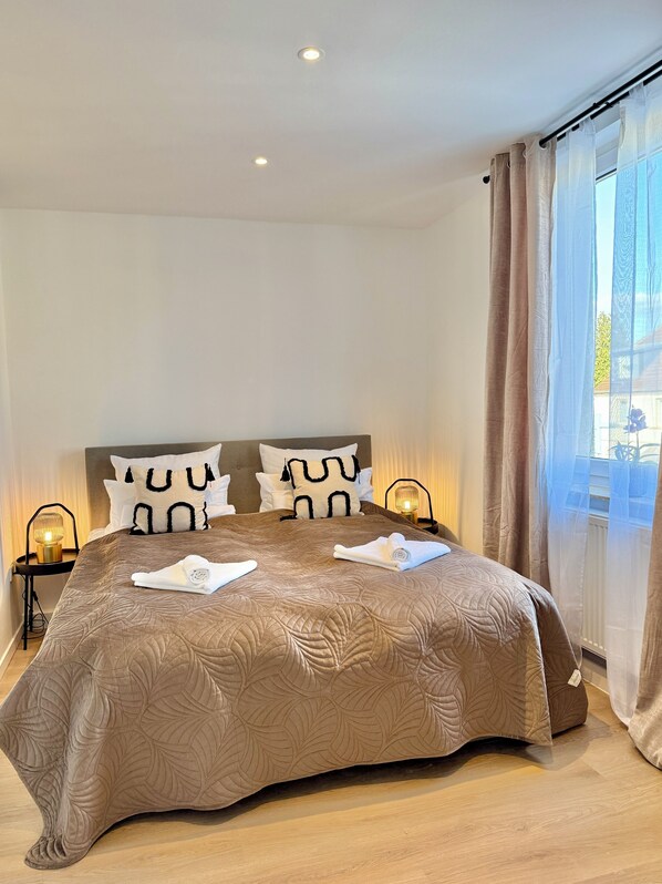 2 bedrooms, iron/ironing board, travel crib, free WiFi