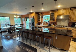 Microwave, oven, dishwasher, coffee/tea maker