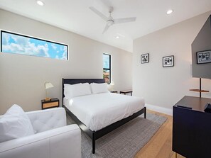 4 bedrooms, iron/ironing board, WiFi, bed sheets - Modern Naples Luxury Oasis 4BR/4BA (Naples)