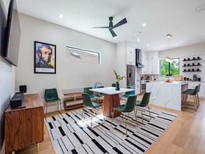 Mikroaaltouuni, uuni, liesi, astianpesukone