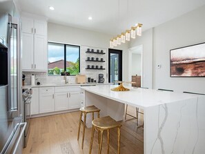 Mikrowelle, Ofen, Herdplatte, Geschirrspüler