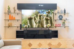 TV connectée, cheminée, baby-foot