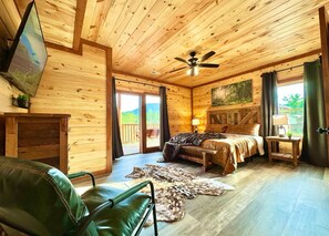 8 habitaciones, escritorio y tabla de planchar con plancha