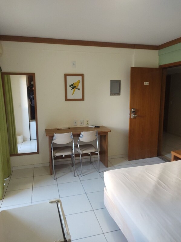 Rideaux occultants, Wi-Fi gratuit, draps fournis