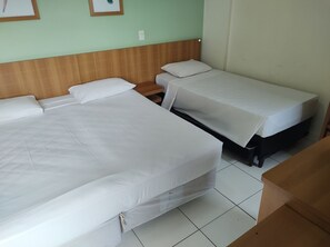 Basic Apartment | Blackout drapes, free WiFi, bed sheets - Golden Dolphin Grand Hotel (Caldas Novas)