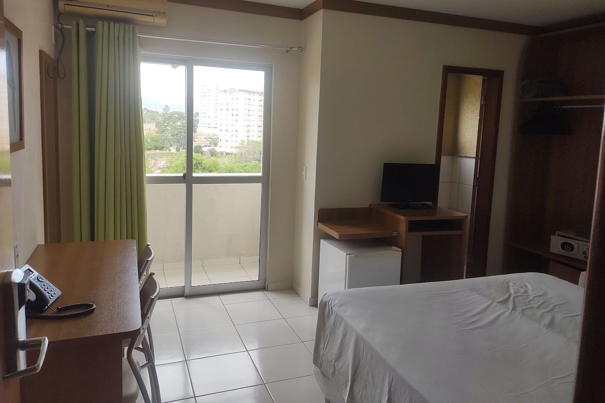 1 bedroom, blackout curtains, free WiFi, bed sheets